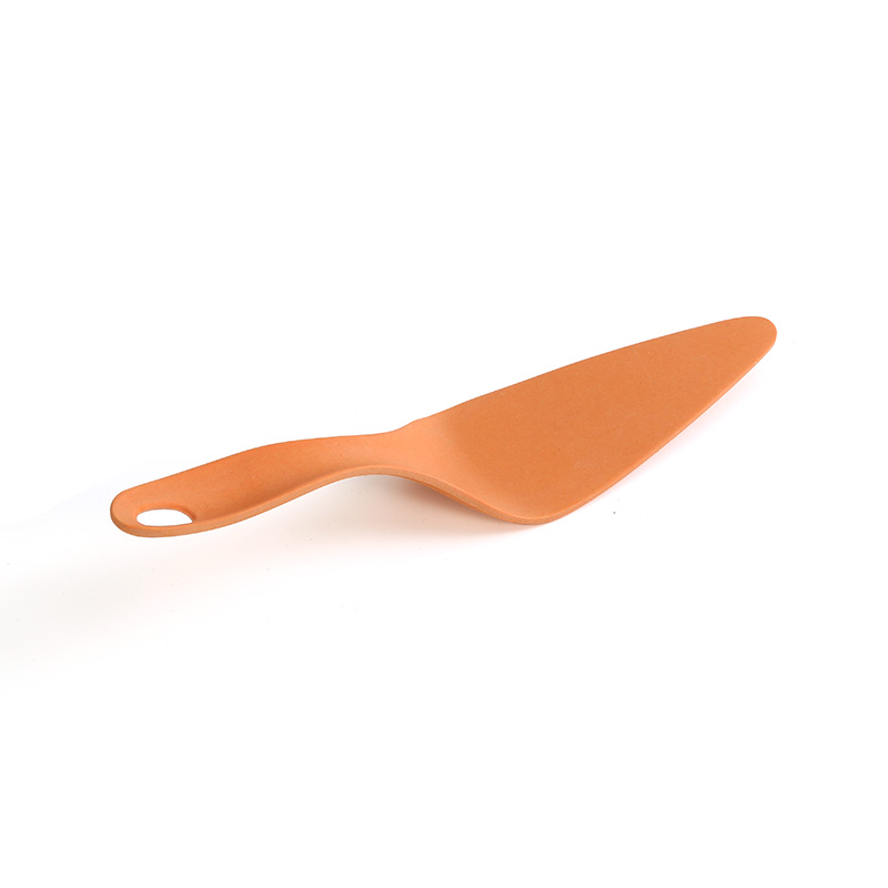 Thin-handled triangular shovel